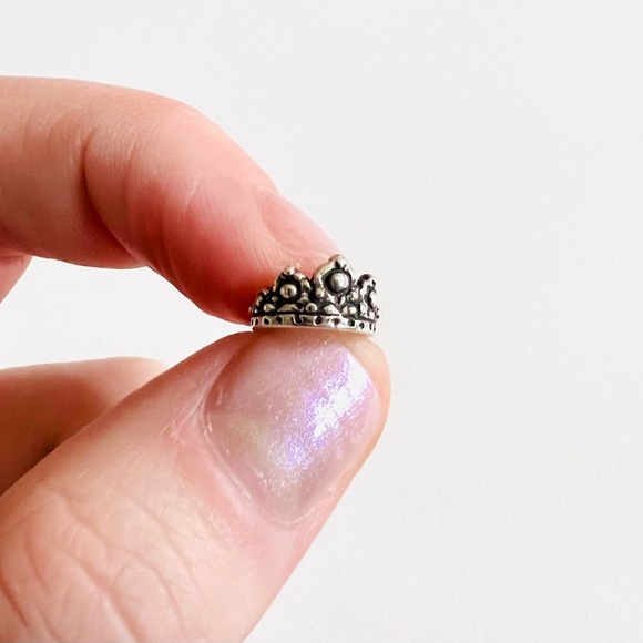 Crown Charm 👑 - Picture 1 of 4